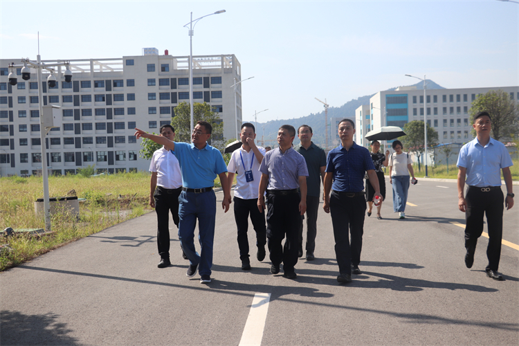 四川省供銷社黨組成員、理事會副主任任建平一行到四川供銷西南冷鏈物流（達州）基地調研